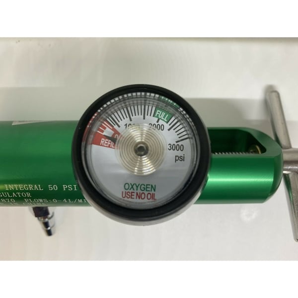 Oxygen Tank Regulator Model 0-4 LPM. Barb Outlet
